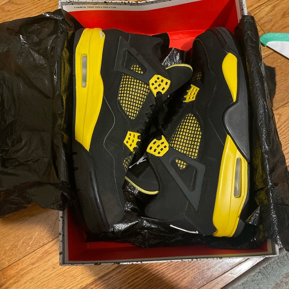jordan 4 thunder size 10